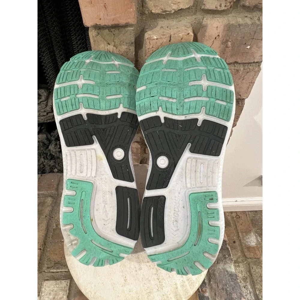Brooks Ghost 16 Mens Size 11 D Fiery Red Ebony Cockatoo Running Shoes 110418
